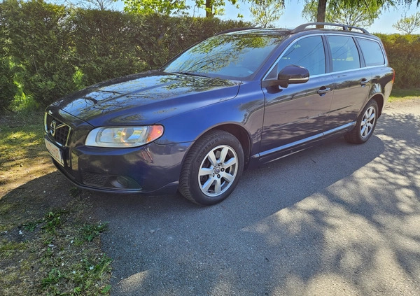 Volvo V70 cena 33900 przebieg: 236000, rok produkcji 2013 z Pińczów małe 704